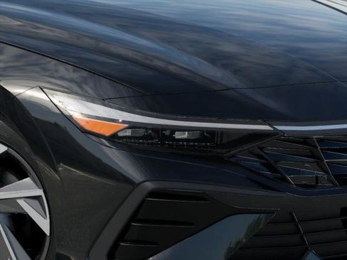 New 2026 Hyundai Elantra Limited FWD image 9
