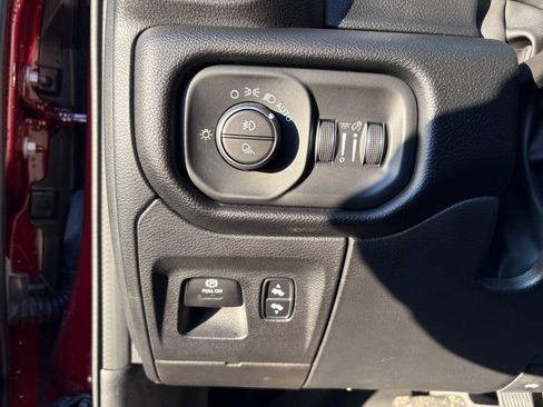 Used 2022 RAM 1500 Laramie image 15