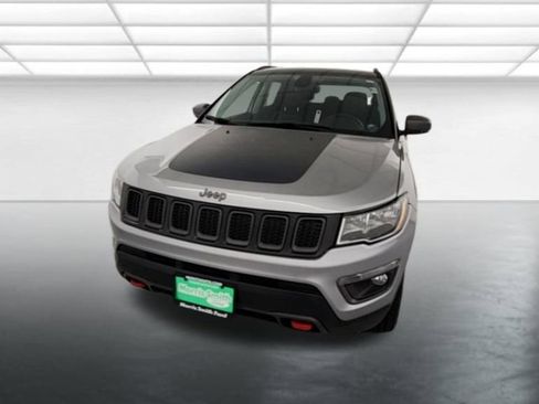Used 2019 Jeep Compass Trailhawk w/ Cold Weather Group AWD/4WD image 2