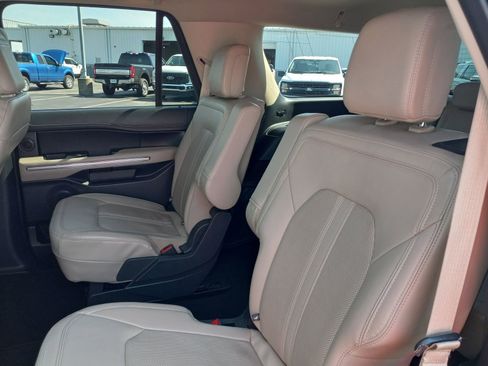 Used 2023 Ford Expedition Limited AWD/4WD image 14