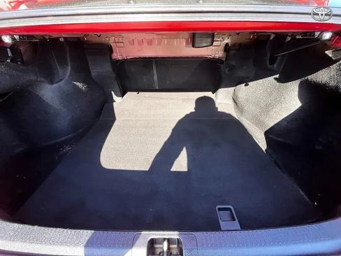 Used 2019 Toyota Camry SE w/ Carpet Mat Package FWD image 13