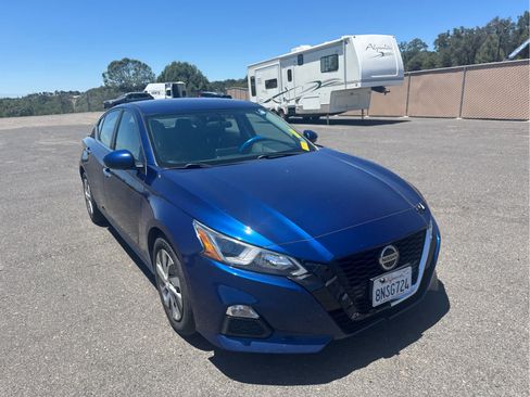 Used 2020 Nissan Altima 2.5 S FWD image 3
