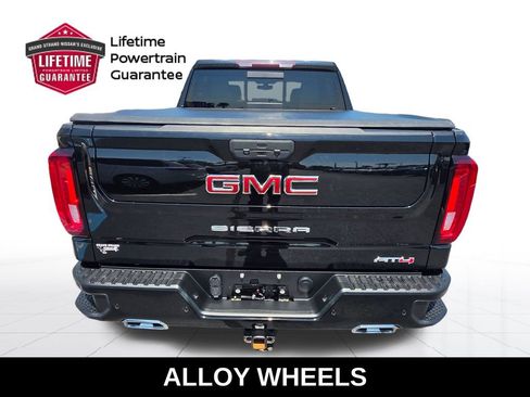 Used 2021 GMC Sierra 1500 AT4 w/ AT4 Premium Package AWD/4WD image 9