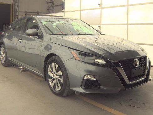 Used 2022 Nissan Altima 2.5 S image 1