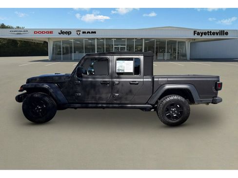 Used 2024 Jeep Gladiator Sport AWD/4WD image 6