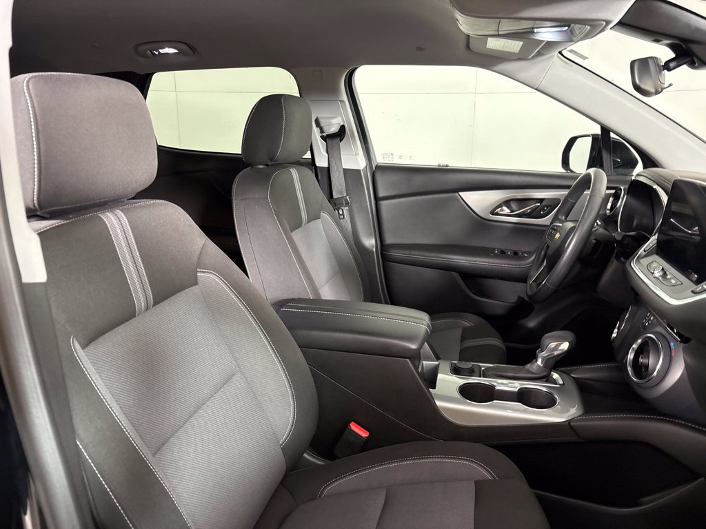 Used 2025 Chevrolet Blazer LT FWD image 17