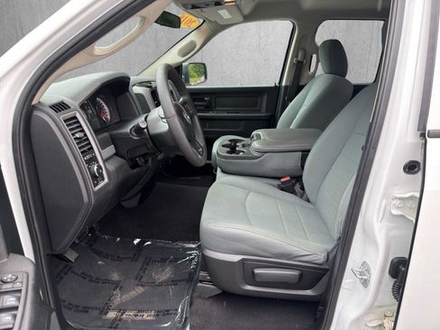 Used 2018 RAM 1500 Express w/ Express Value Package AWD/4WD image 11
