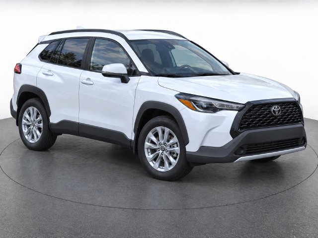 Used 2022 Toyota Corolla Cross LE FWD image 2