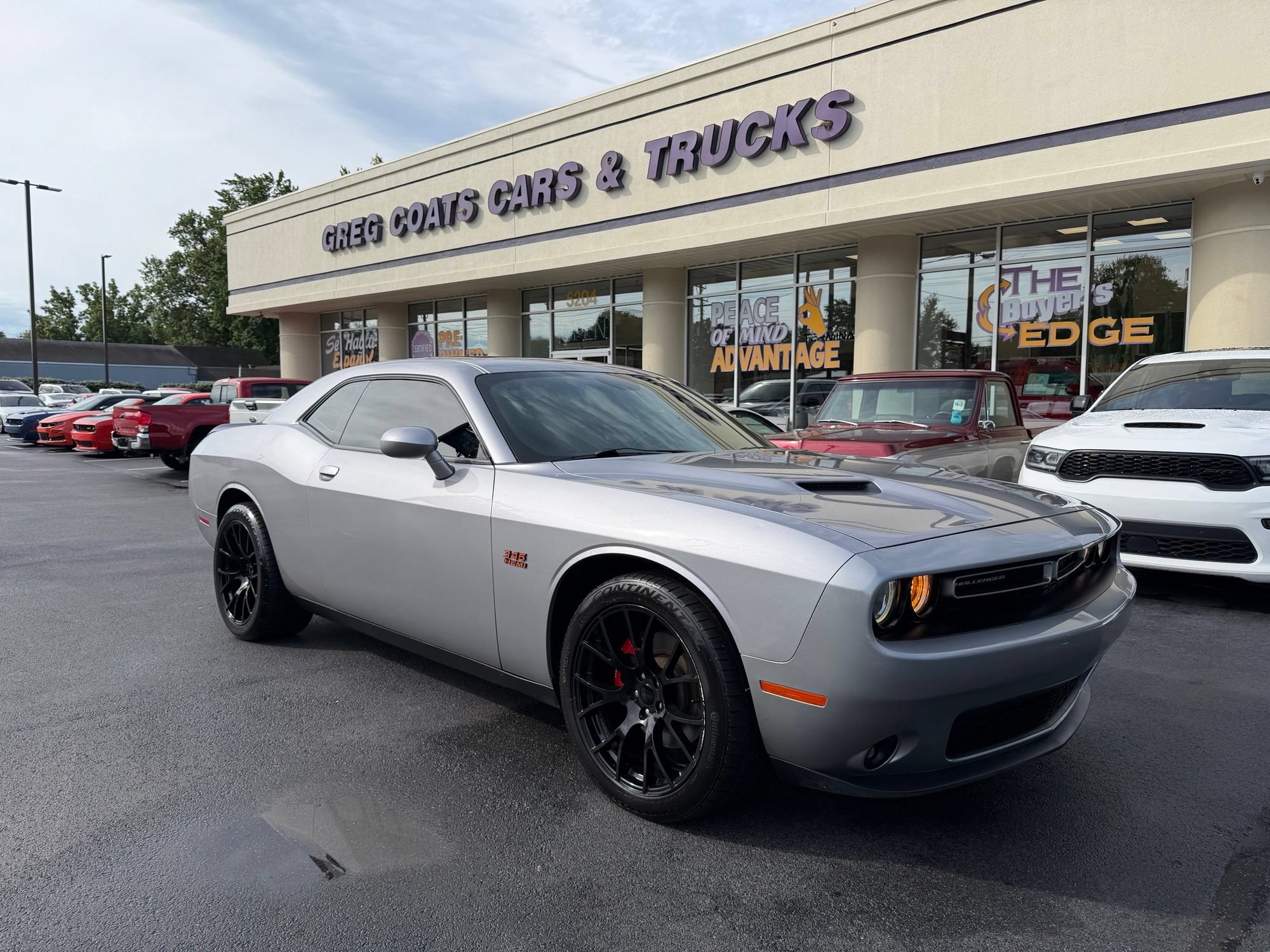 Used 2018 Dodge Challenger R/T RWD image 1
