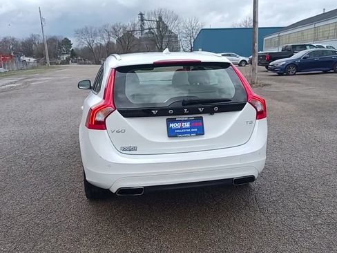 Used 2015 Volvo V60 T5 Premier image 7