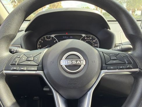 Used 2024 Nissan Altima 2.5 SV FWD image 10