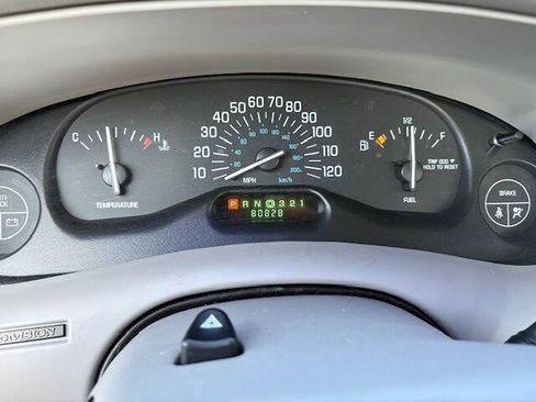 Used 2001 Buick Century Custom w/ Premium Pkg FWD image 12