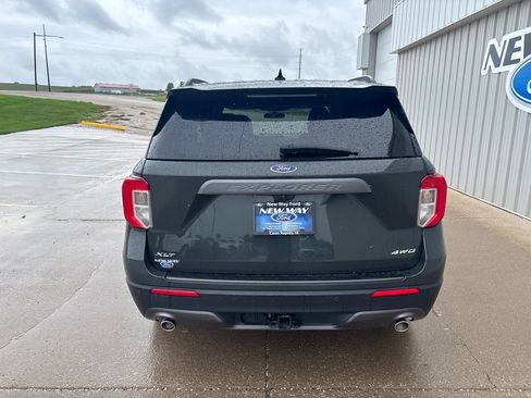 Used 2024 Ford Explorer XLT w/ Equipment Group 202A AWD/4WD image 4