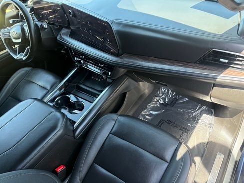 Used 2025 Chevrolet Tahoe LT RWD image 15