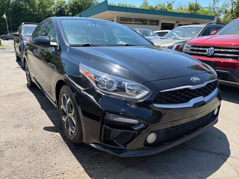 Used 2021 Kia Forte LXS FWD image 3