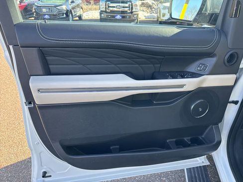 Certified 2024 Ford Expedition Max Platinum image 27