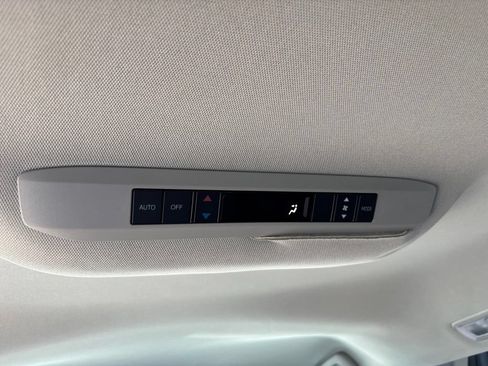 Used 2023 Toyota Sienna LE FWD image 14