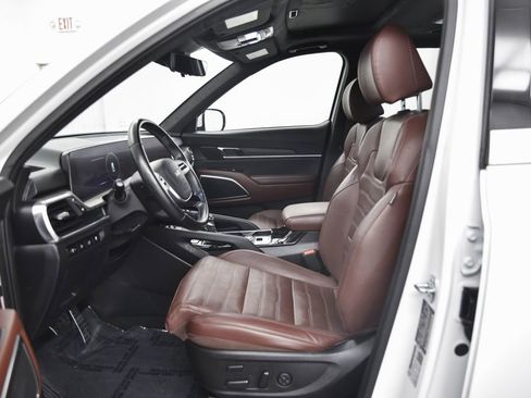 Used 2023 Kia Telluride SX Prestige image 11
