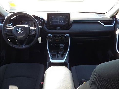 Used 2020 Toyota RAV4 LE image 12