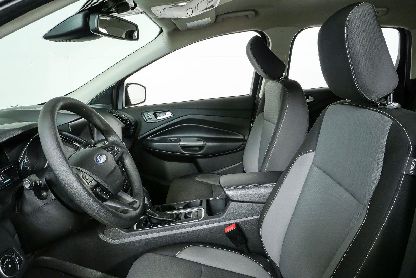 Used 2019 Ford Escape SE FWD image 5