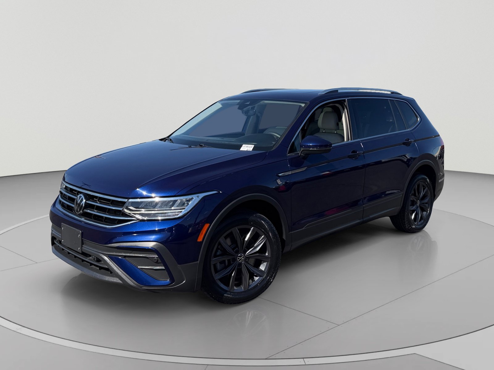 Used 2022 Volkswagen Tiguan SE w/ Panoramic Sunroof Package AWD/4WD image 1