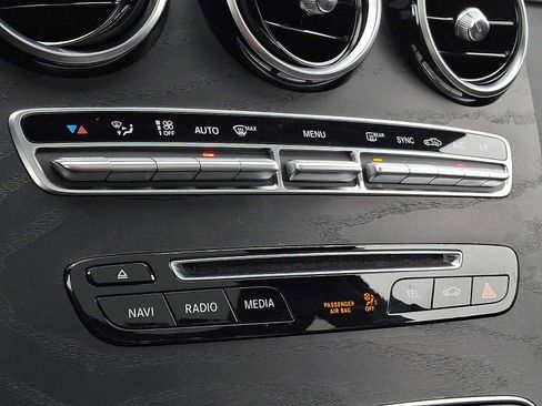 Used 2019 Mercedes-Benz GLC 300 4MATIC image 10