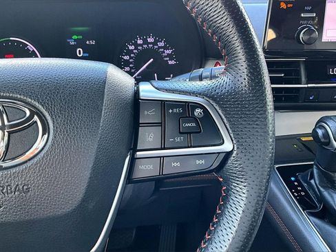 Used 2021 Toyota Sienna XSE image 12