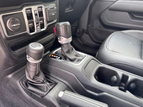 Used 2021 Jeep Gladiator Overland AWD/4WD image 18