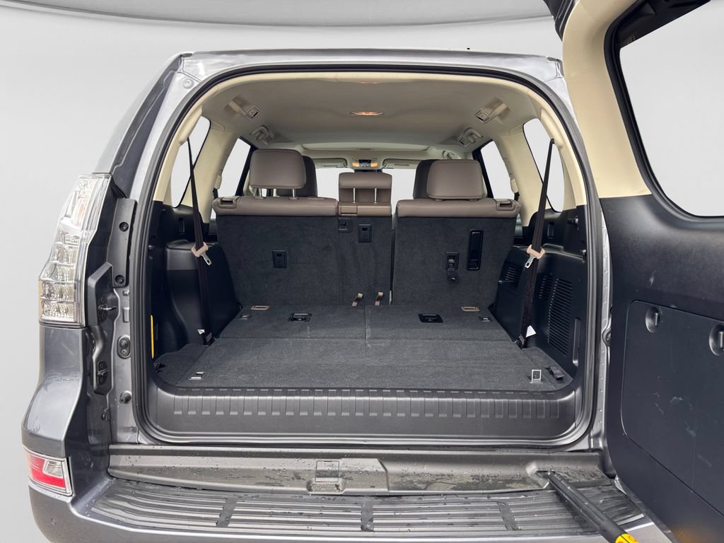 Used 2021 Lexus GX 460 Premium w/ Premium Package AWD/4WD image 19