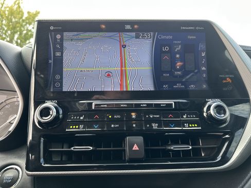 Used 2022 Toyota Highlander Platinum image 23