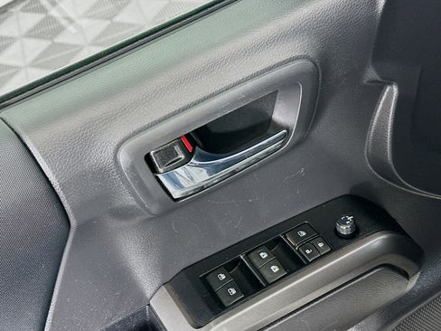 Used 2023 Toyota Tacoma TRD Off-Road image 15