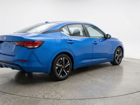 Used 2025 Nissan Sentra SV image 9