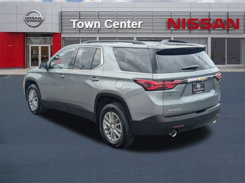 Used 2023 Chevrolet Traverse LT FWD image 5