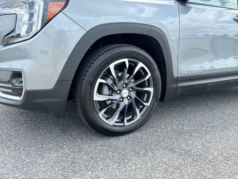 Used 2023 GMC Terrain SLT image 31
