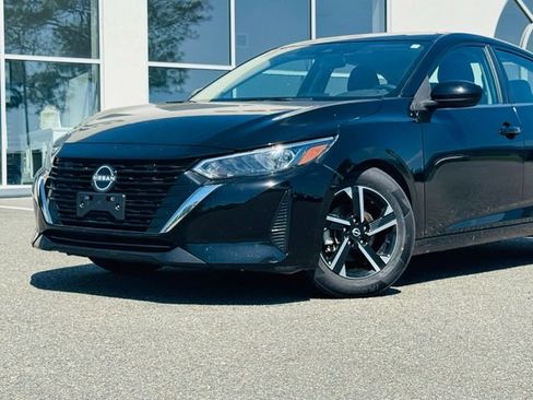 Used 2024 Nissan Sentra SV FWD image 2