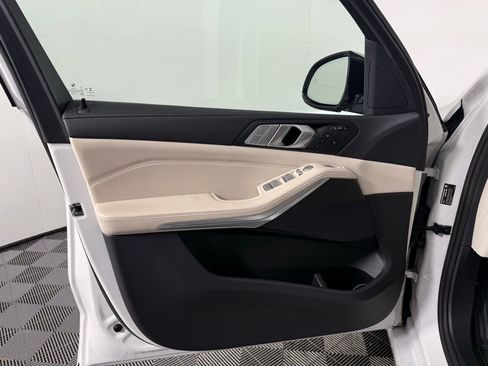 Certified 2022 BMW X7 xDrive40i image 13