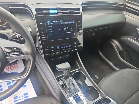 Used 2024 Hyundai Tucson SEL FWD image 17