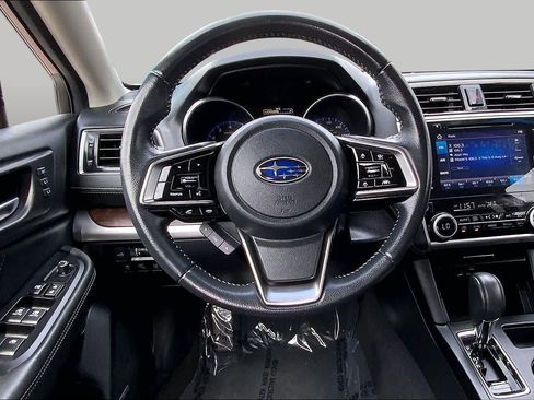 Used 2019 Subaru Outback 2.5i Limited AWD/4WD image 6