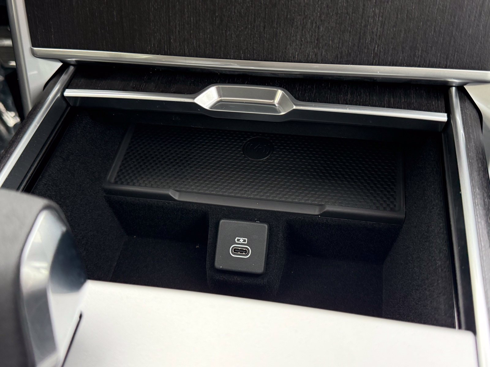 New 2025 Land Rover Range Rover SE AWD/4WD image 30