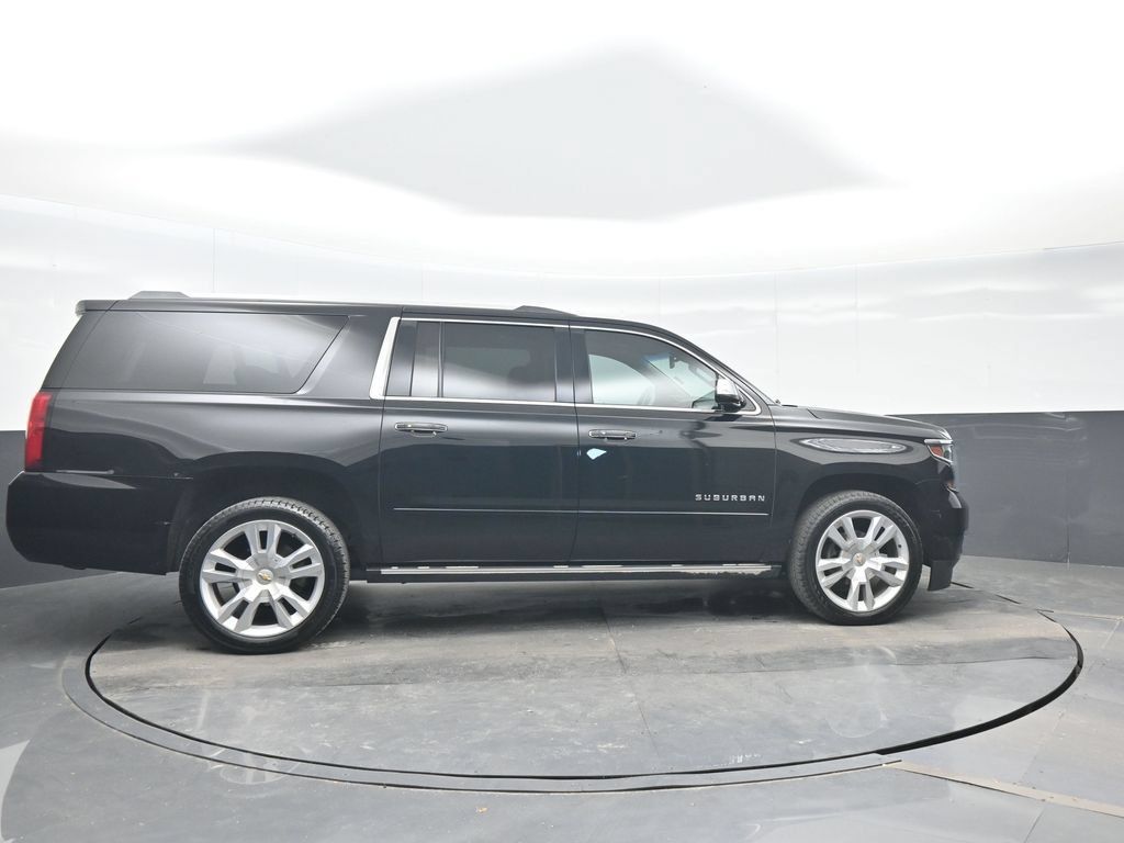 Used 2018 Chevrolet Suburban Premier AWD/4WD image 7