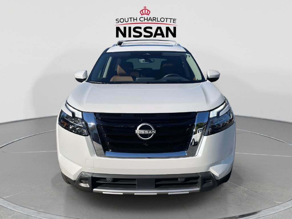 Used 2025 Nissan Pathfinder Platinum w/ Cargo Package FWD image 2