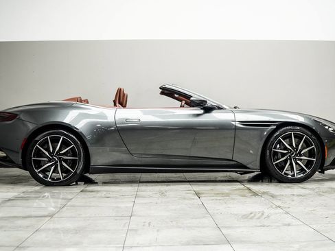 Used 2019 Aston Martin DB11 Volante image 6