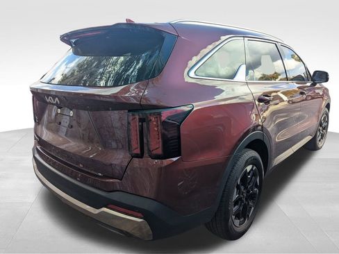 Certified 2025 Kia Sorento S image 2