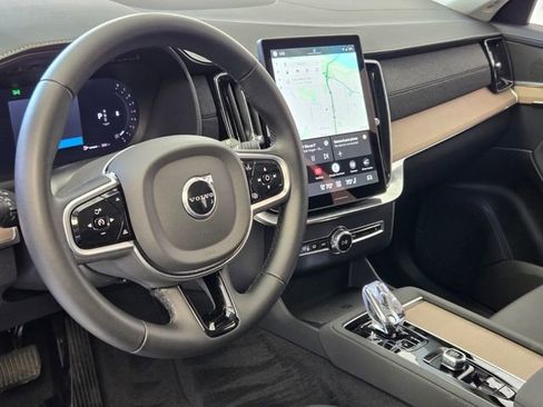 Certified 2025 Volvo XC90 B6 Plus image 13