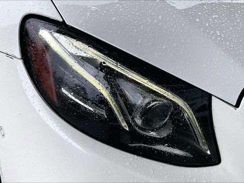 Used 2017 Mercedes-Benz E 300 image 24