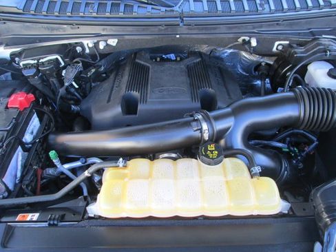 Used 2018 Ford Expedition Limited w/ Equipment Group 302A image 32