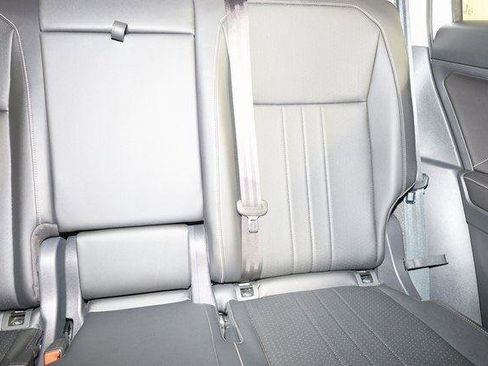 Used 2022 Volkswagen Tiguan SE image 14