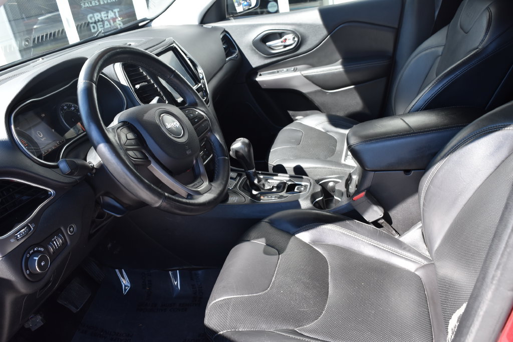 Used 2019 Jeep Cherokee Limited AWD/4WD image 7