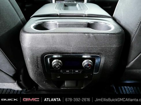 Used 2023 GMC Yukon XL SLT AWD/4WD image 40