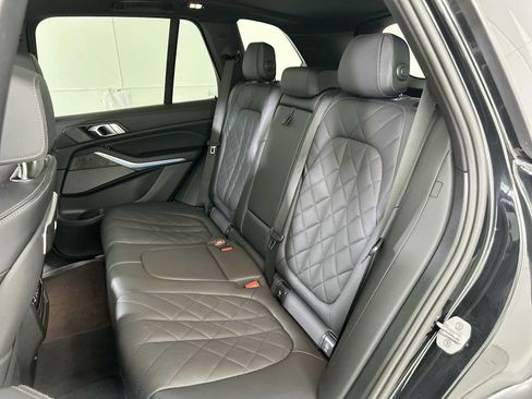 Used 2025 BMW X5 xDrive50e image 25